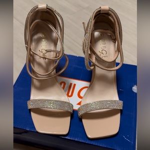 Rhinestone, nude color shoes